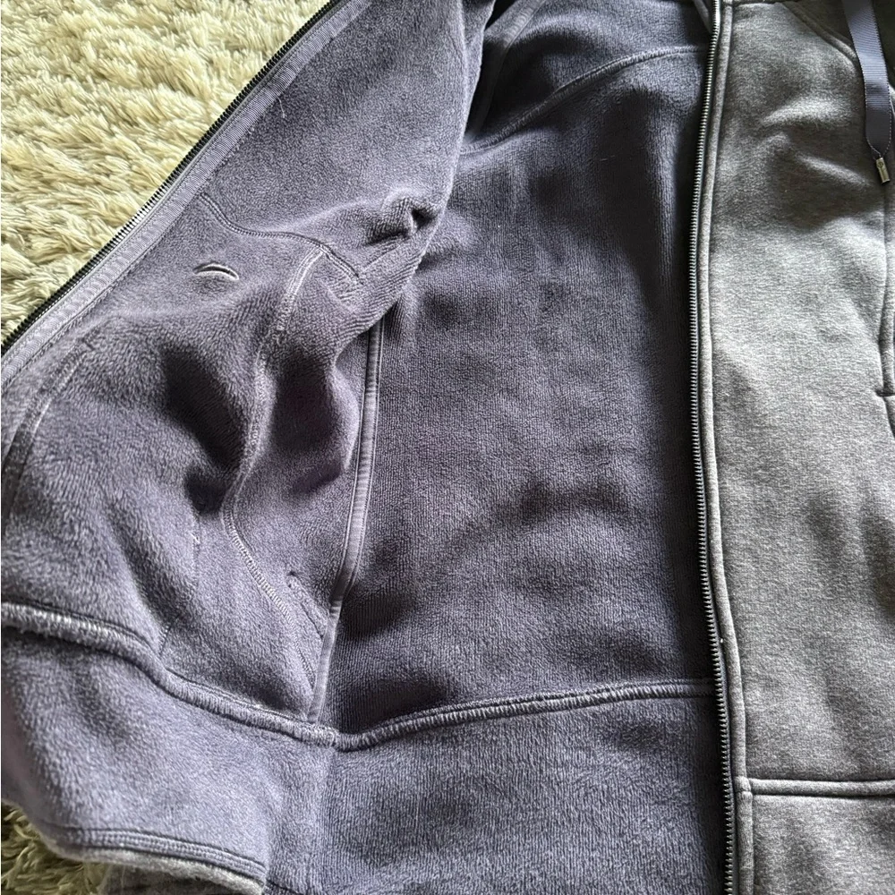 lululemon athletica Women's Scuba Hoodie - Picture 5 of 8
